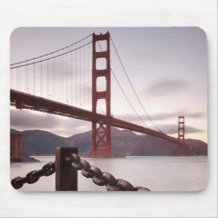 Golden gate bridge gegen Berge Mousepad