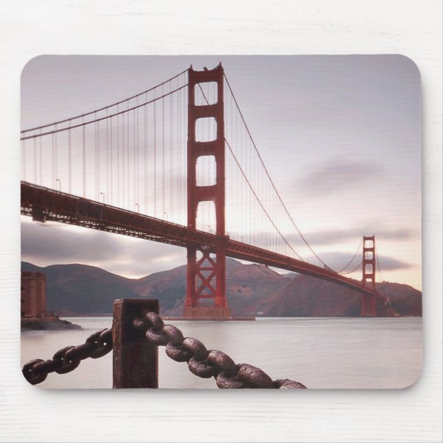 Golden gate bridge gegen Berge Mousepad (Vorne)