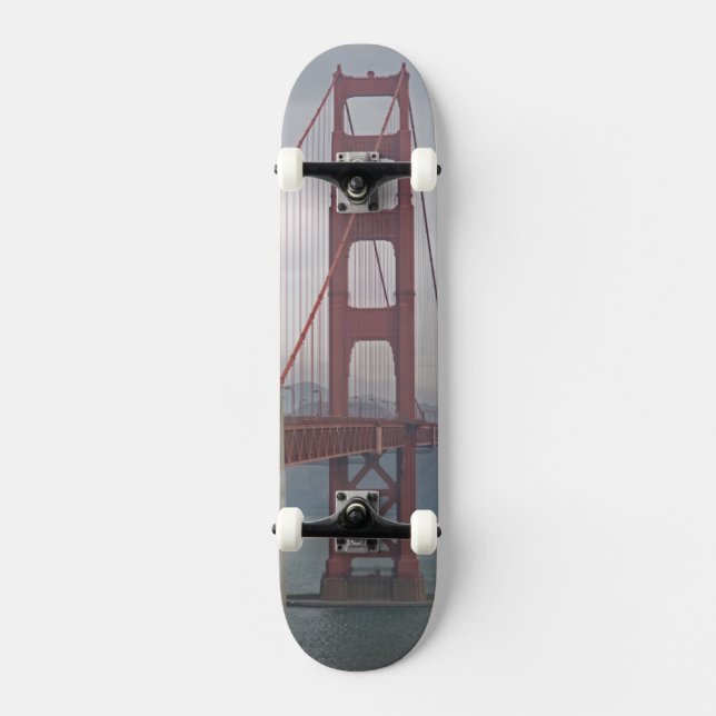 Golden gate bridge im Nebel Skateboard (Vorderseite)