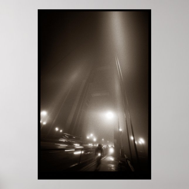 Golden Gate Bridge mit Road Biker im Nebel Poster (Vorne)