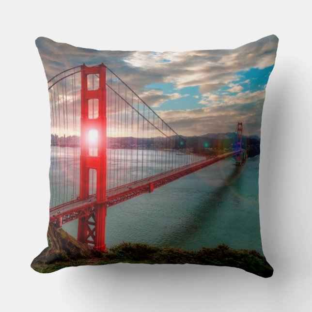 Golden gate bridge mit Sun, der durch scheint Kissen (Vorderseite)