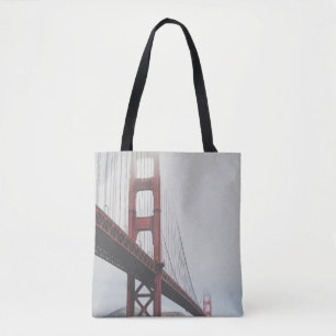 GOLDEN GATE BRIDGE UNTER BLAUE SKY AM TAG