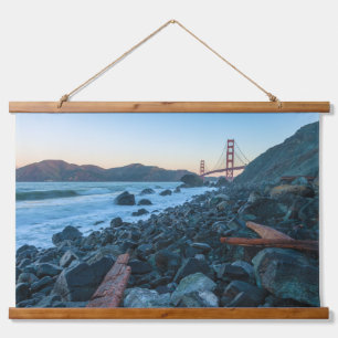 Golden Gate Bridge View am Marshall Beach Wandteppich Mit Holzrahmen