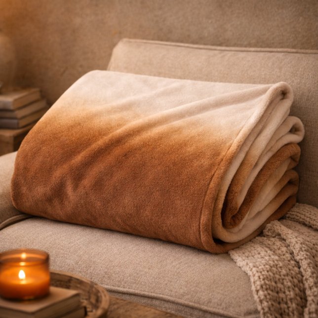 Golden Hearth Fade Fleece Decke (Chocolate brown fade with ivory brush detail and subtle gold flow)