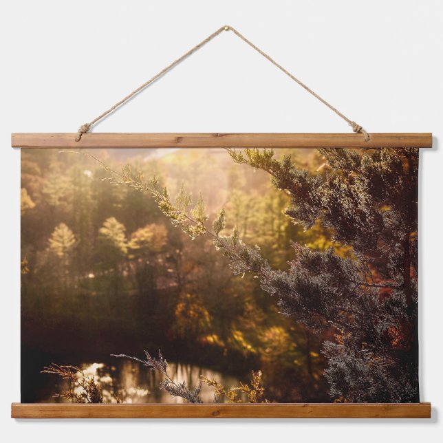 Golden Hour Evergreen Wandteppich Mit Holzrahmen (Vorne)