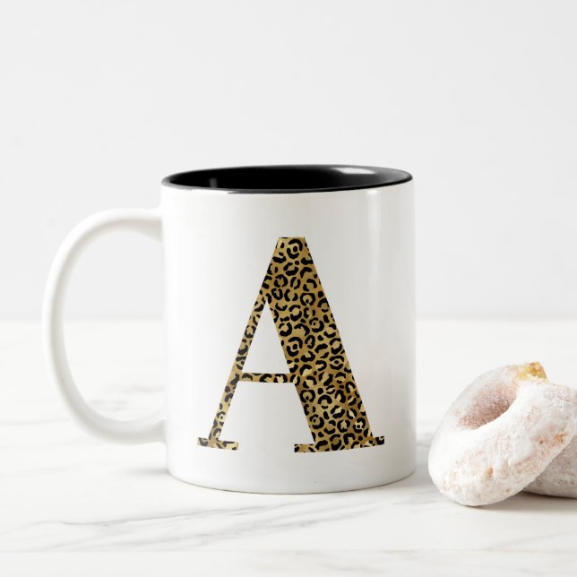 Golden Leopard Glam Monogram A Zweifarbige Tasse (Mit Donut)