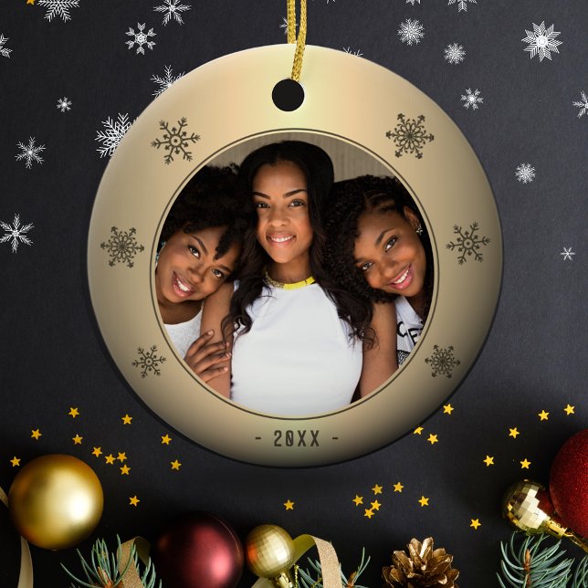 Golden Metallic Snowflake Family Foto Keramik Ornament (Von Creator hochgeladen)