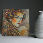 Golden Phase Gustav Klimt Mosaic Edwardian Frau Fliese<br><div class="desc">Diese wunderschöne Keramik-Kachel zeigt ein Kunstwerk, das von Gustav Klimts "goldener Phase" inspiriert wurde und eine Frau aus der Ära Edwards darstellt. Während dieser Zeit war Klimt von byzantinischen Mosaiken fasziniert und entwickelte seine Mosaik-Technik unter Verwendung von Blattgold und lebhaften Farben. Dieses Kunstwerk würdigt Klimts innovative Mosaik-Herangehensweise und zeigt die...</div>
