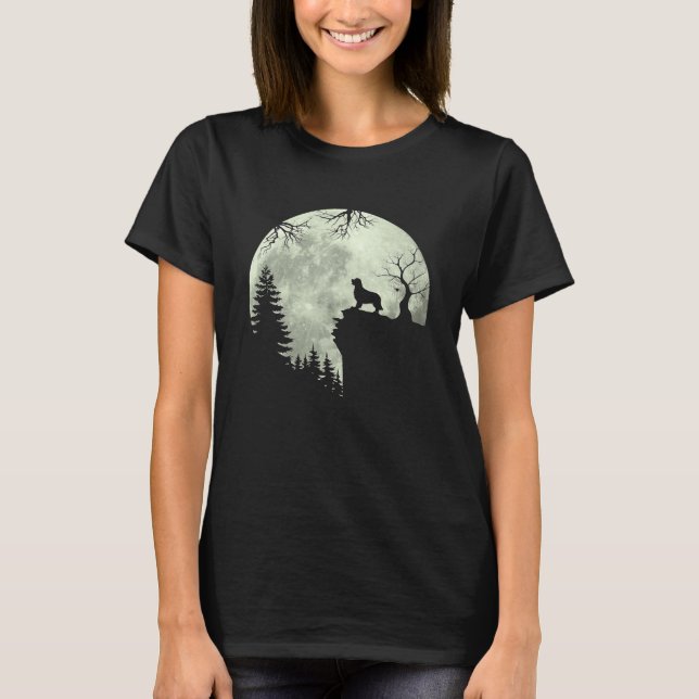 Golden Retriever Dog and Moon Howl in Forest Dog T-Shirt (Vorderseite)