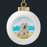 Golden Retriever Dog on Beach Keramik Kugel-Ornament<br><div class="desc">Ein Golden Retriever Hund am Strand ist eine Geschenkidee für jemanden,  der diese Hundezüchtung Liebe gibt.</div>