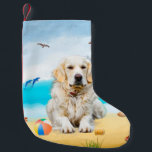Golden Retriever Dog on Beach Kleiner Weihnachtsstrumpf<br><div class="desc">Ein niedlicher Hund am Strand ist eine Geschenkidee für jemanden,  der diese Hundezucht Liebe.</div>
