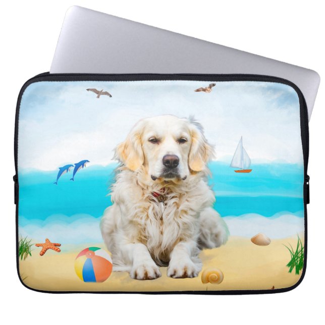 Golden Retriever Dog on Beach Laptopschutzhülle (Vorderseite)