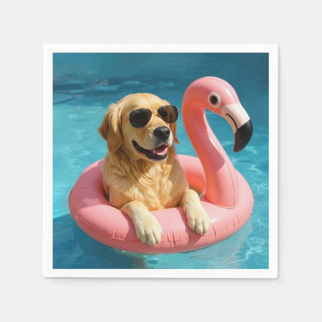 Golden Retriever Floating On a Flamingo Pool Toy Serviette (Vorderseite)