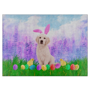 Golden Retriever Hund mit Ostereiern Bunny Chicks Schneidebrett