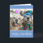 Golden Retriever Hunde in Winter Hats Hanukkah<br><div class="desc">Das ist die Jahreszeit, um goldig zu sein! Diese Hanukkah-Karte zeigt ein Foto von zwei goldenen Retrivenhunden draußen im Schnee. Beide tragen farbenfrohe Hüte und einer hat sogar einen Schal! Im Text steht: "Möchten Sie Licht und Frieden. Happy Hanukkah!" aber dies kann geändert oder gelöscht werden, um Ihre Bedürfnisse Anzug....</div>