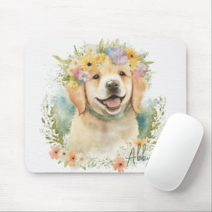 Golden Retriever im Blumenkranz Mousepad