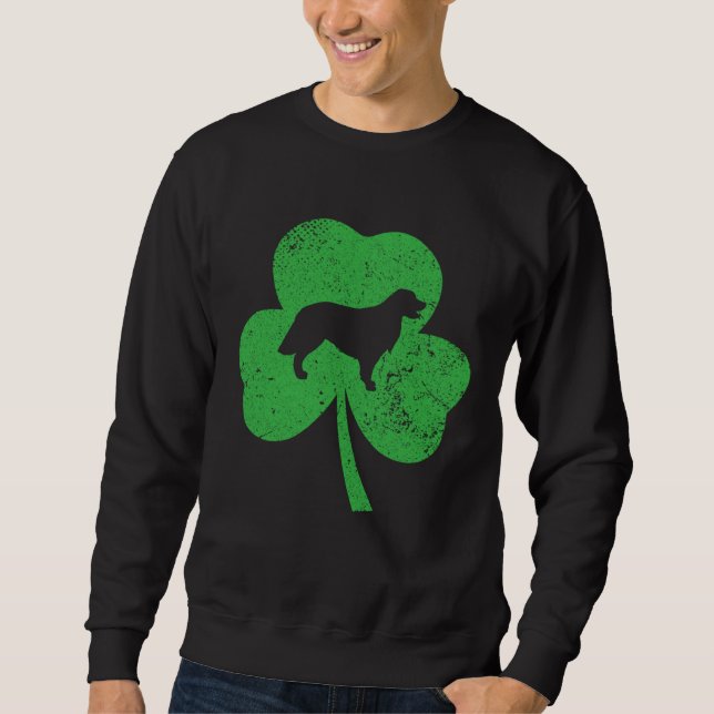 Golden Retriever St Patricks Day Distressed Shamro Sweatshirt (Vorderseite)