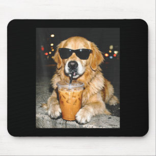 Golden Retriever trinkt eisgekühlten Kaffee lustig Mousepad