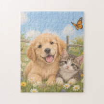 Golden Retriever Welpe und getigerte Katze