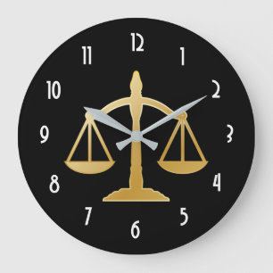 Golden Scales of Justice Theme Design Große Wanduhr