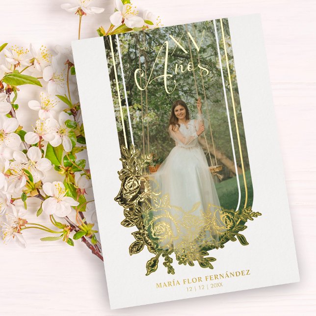 Golden Spanish Luxury Trendy Floral Mis XV Photo Folieneinladung (Von Creator hochgeladen)