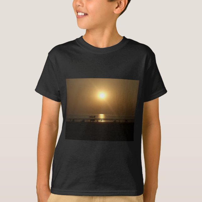 Golden Summer Sunset Reflektion am Strand T-Shirt (Vorderseite)