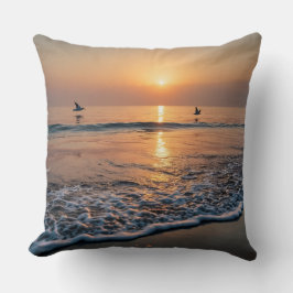 Golden Sunset Ocean Waves with Birds Kissen