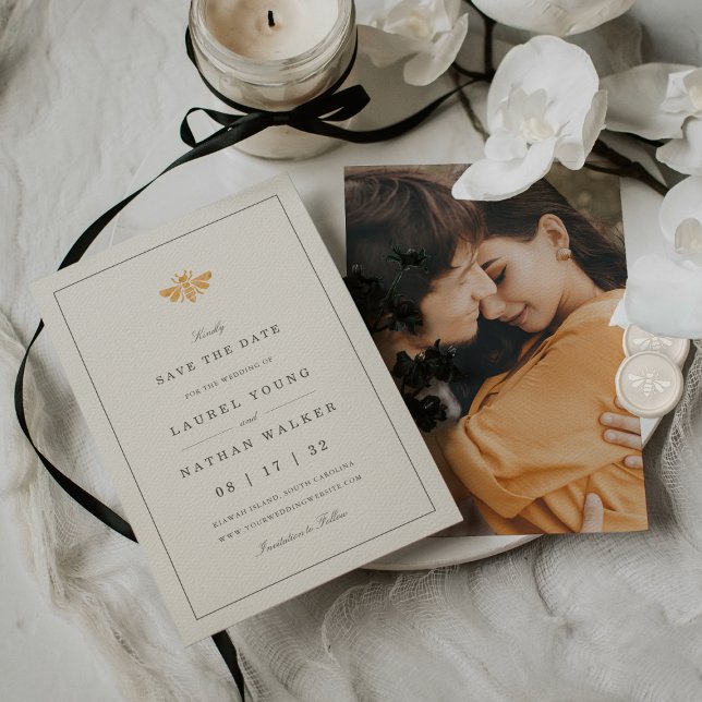 Golden Watercolor Bee Foto Save The Date (Von Creator hochgeladen)