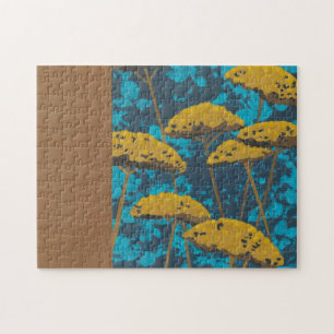 Golden Yarrow Garden mit blauem Hintergrund Puzzle
