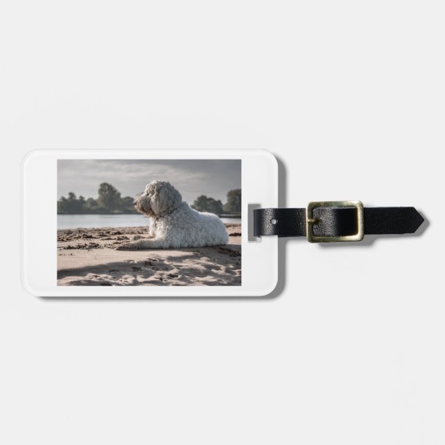 Goldendoodle am Strand Gepäckanhänger (Vorderseite horizontal)