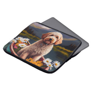 Goldendoodle auf einem Paddel: Ein landschaftliche Laptopschutzhülle