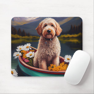 Goldendoodle auf einem Paddel: Ein landschaftliche Mousepad