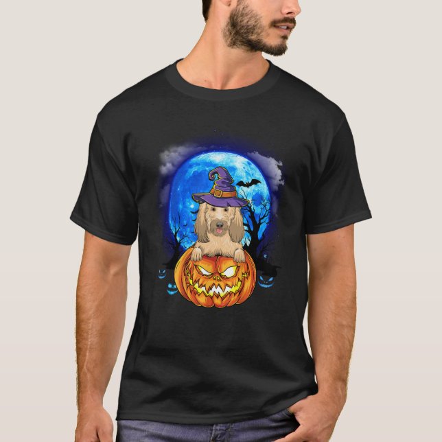 Goldendoodle Hexenmond Pumpkin Beängstigendes Hall T-Shirt (Vorderseite)