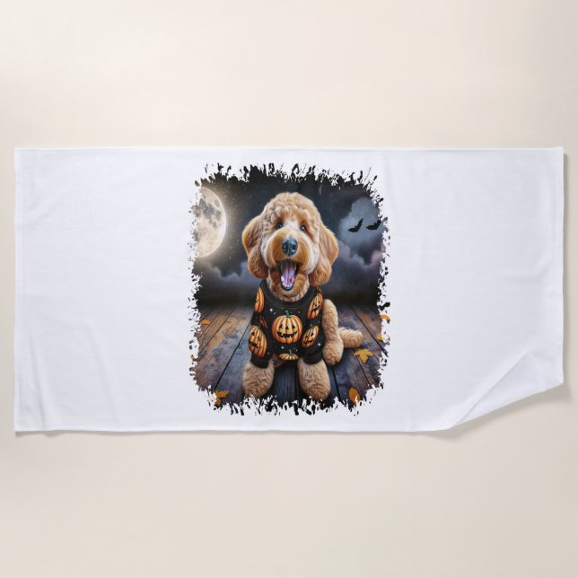 Goldendoodle Hund Halloween Strandtuch (Vorderseite)