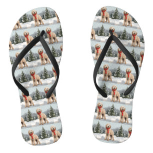 Goldendoodle Hund im Schnee Weihnachten Flip Flops