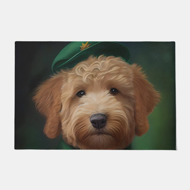 Goldendoodle Hund in St. Patrick's Day Dress Fußmatte (Vorderseite)
