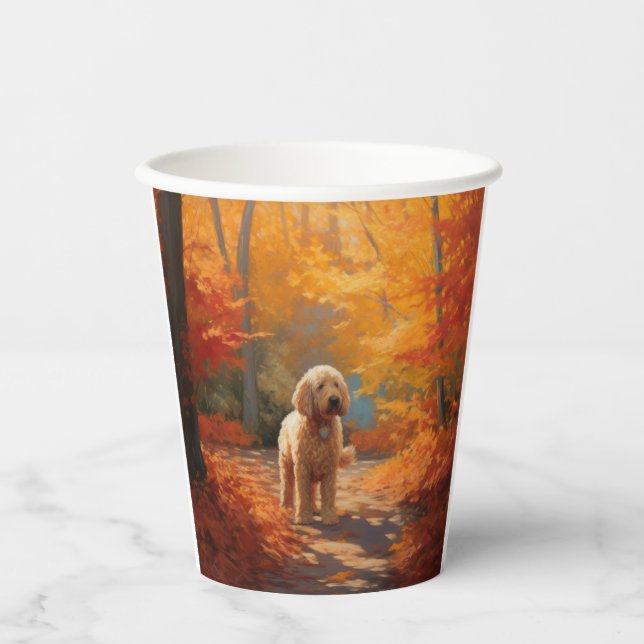 Goldendoodle im Herbst Leaves Fall Inspiriert Pappbecher (Vorderseite)