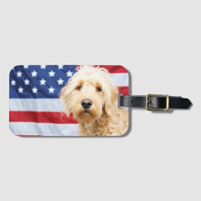 Goldendoodle mit amerikanischer Flagge Gepäckanhänger (Vorderseite (Horizontal))