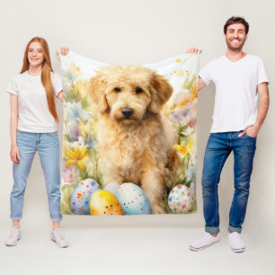 Goldendoodle mit Ostereiern Fleecedecke