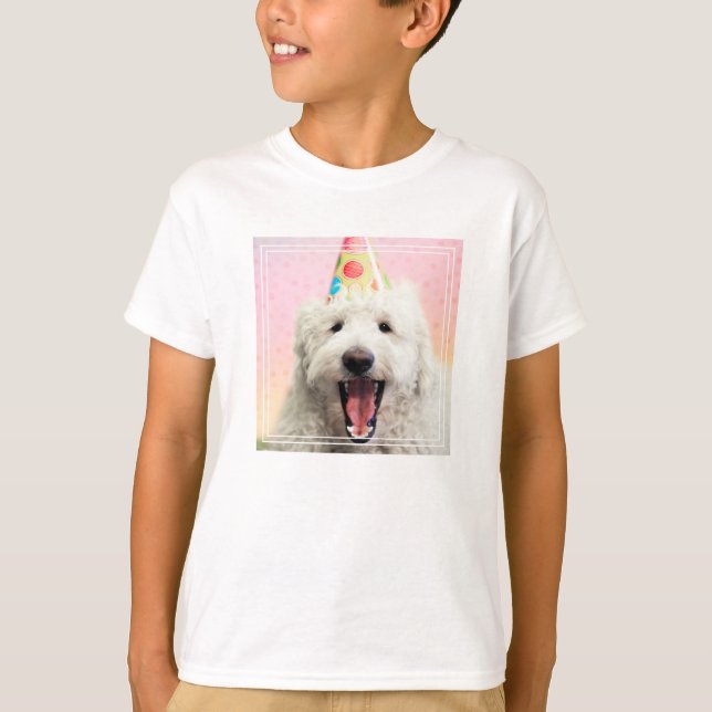 Goldendoodle mit Party-Hut T-Shirt (Vorderseite)