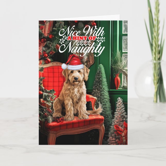 Goldendoodle Weihnachtshund Naughty Nice Feiertagskarte (Vorderseite)