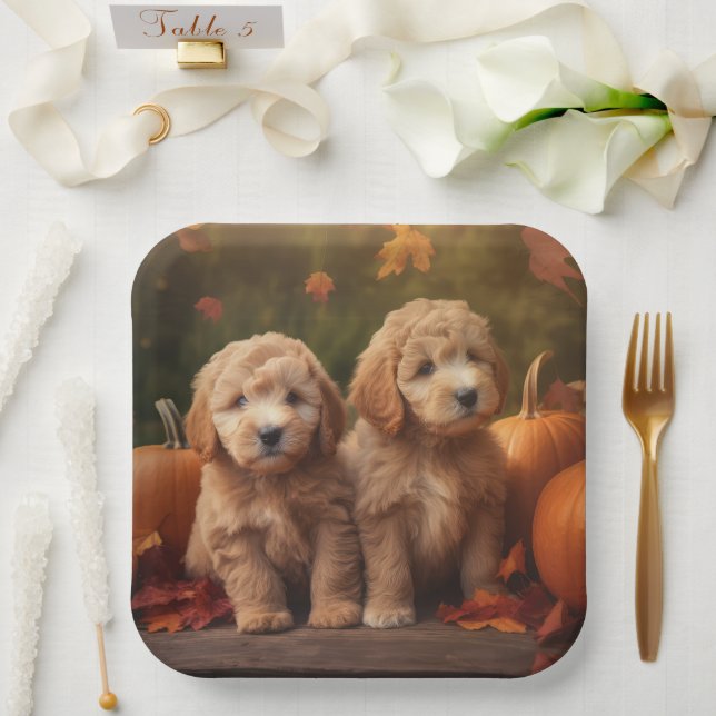 Goldendoodle Welpe Herbst Kürbis Pappteller (Hochzeit)