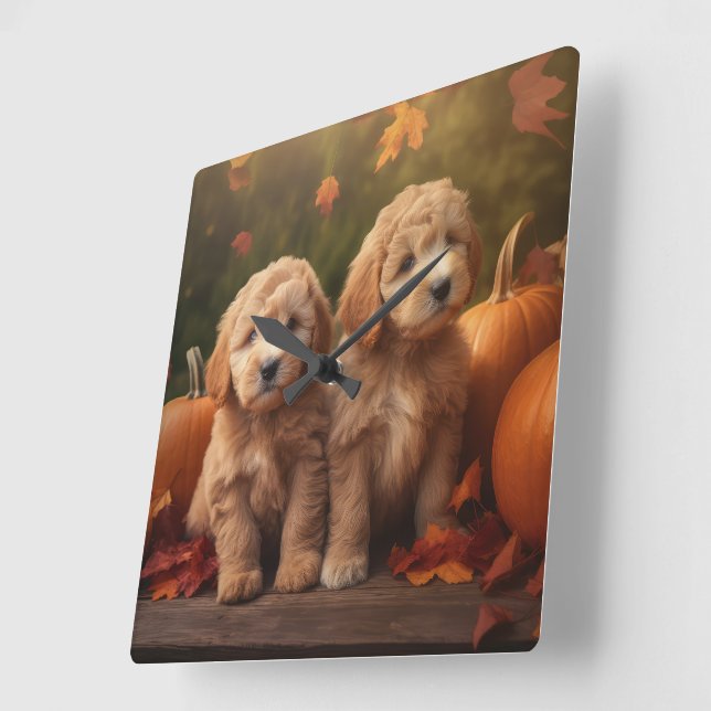 Goldendoodle Welpe Herbst Kürbis Quadratische Wanduhr (Winkel)