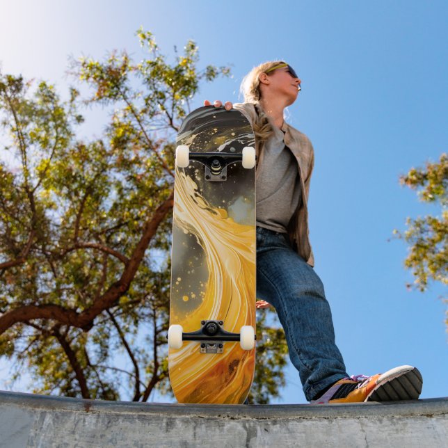 Goldene abstrakte Marmorwellen Modern Skateboard (Außenbereich 1)