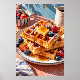 Goldene belgische Waffeln mit frischen Beeren und  Poster