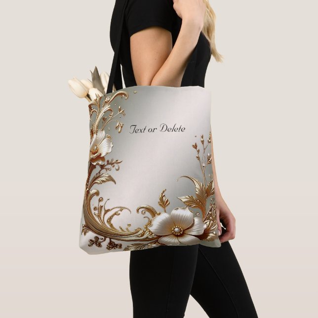 Goldene Blumen-Tasche (Von Nahem)