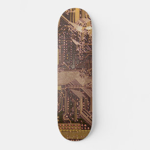 Goldene Cyber-Schaltplatine Tech-Kunst Elektronik Skateboard