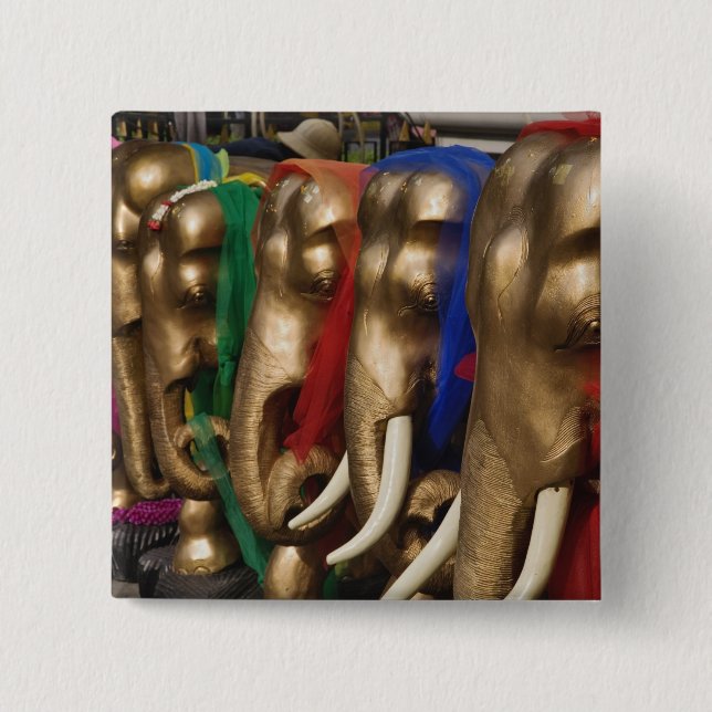 Goldene Elefanten Button (Vorderseite)