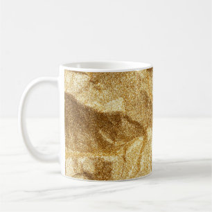 Goldene faltige Papiertextur abstraktes Hintergrun Kaffeetasse