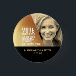 Goldene Foil-Effekt politische Kampagne Werbung Button<br><div class="desc">Gold Foil Effekt Politische Kampagne Werbung Abzeichen von der Business Card Store.</div>